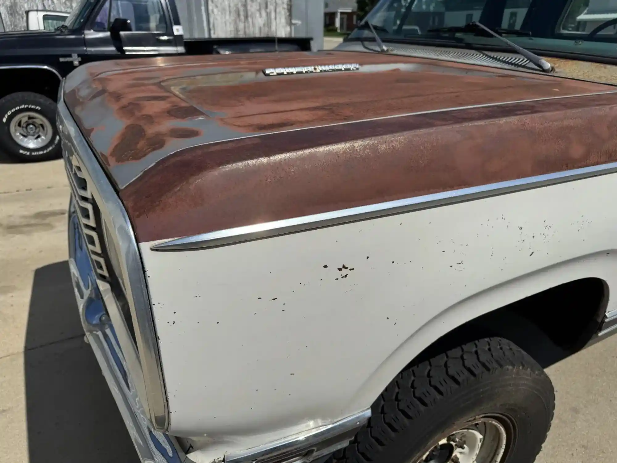 1977 Dodge W200 Adventurer