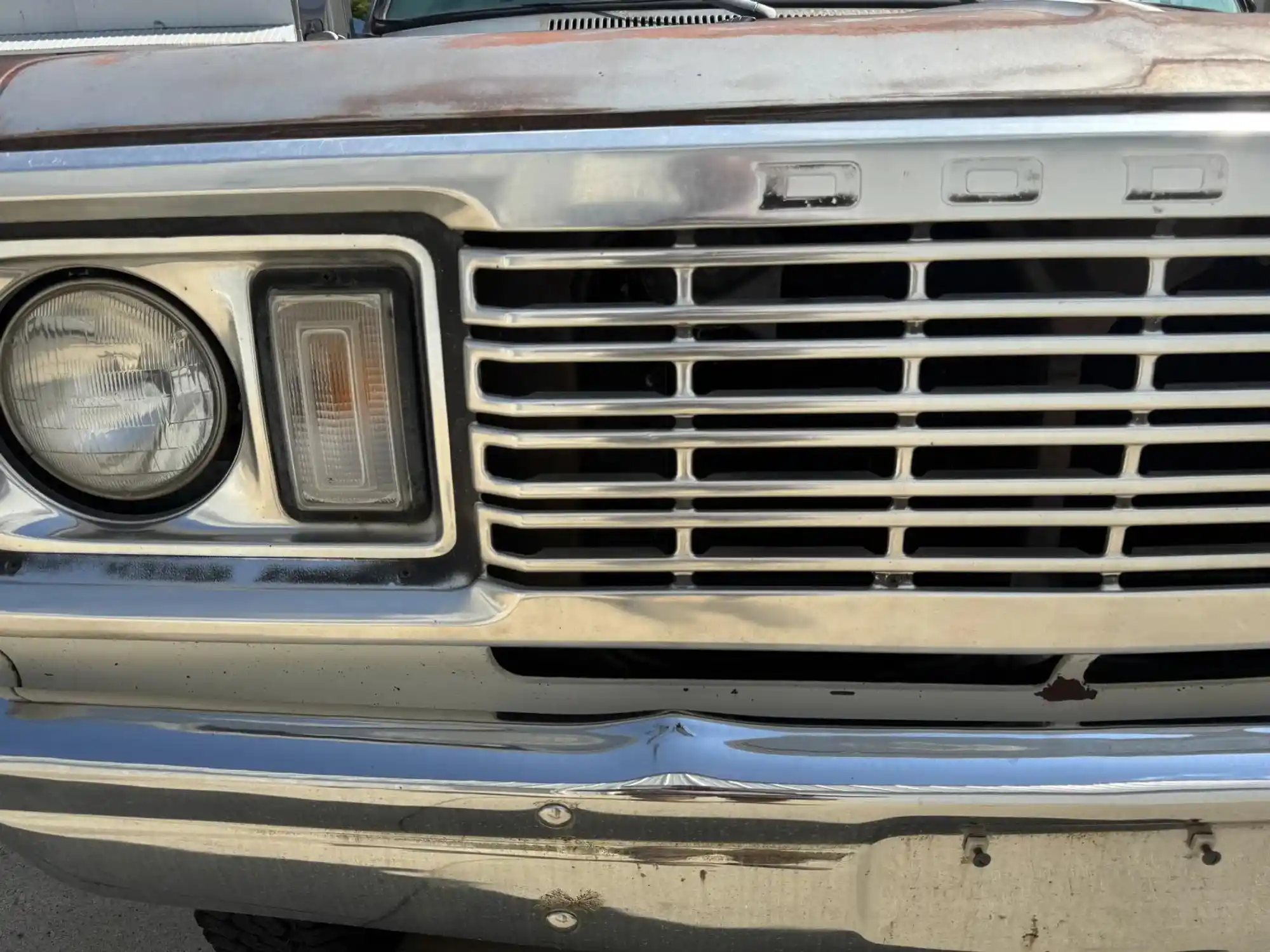 1977 Dodge W200 Adventurer