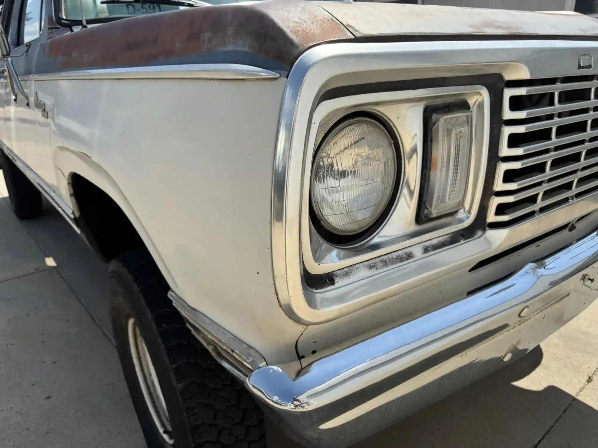 1977 Dodge W200 Adventurer