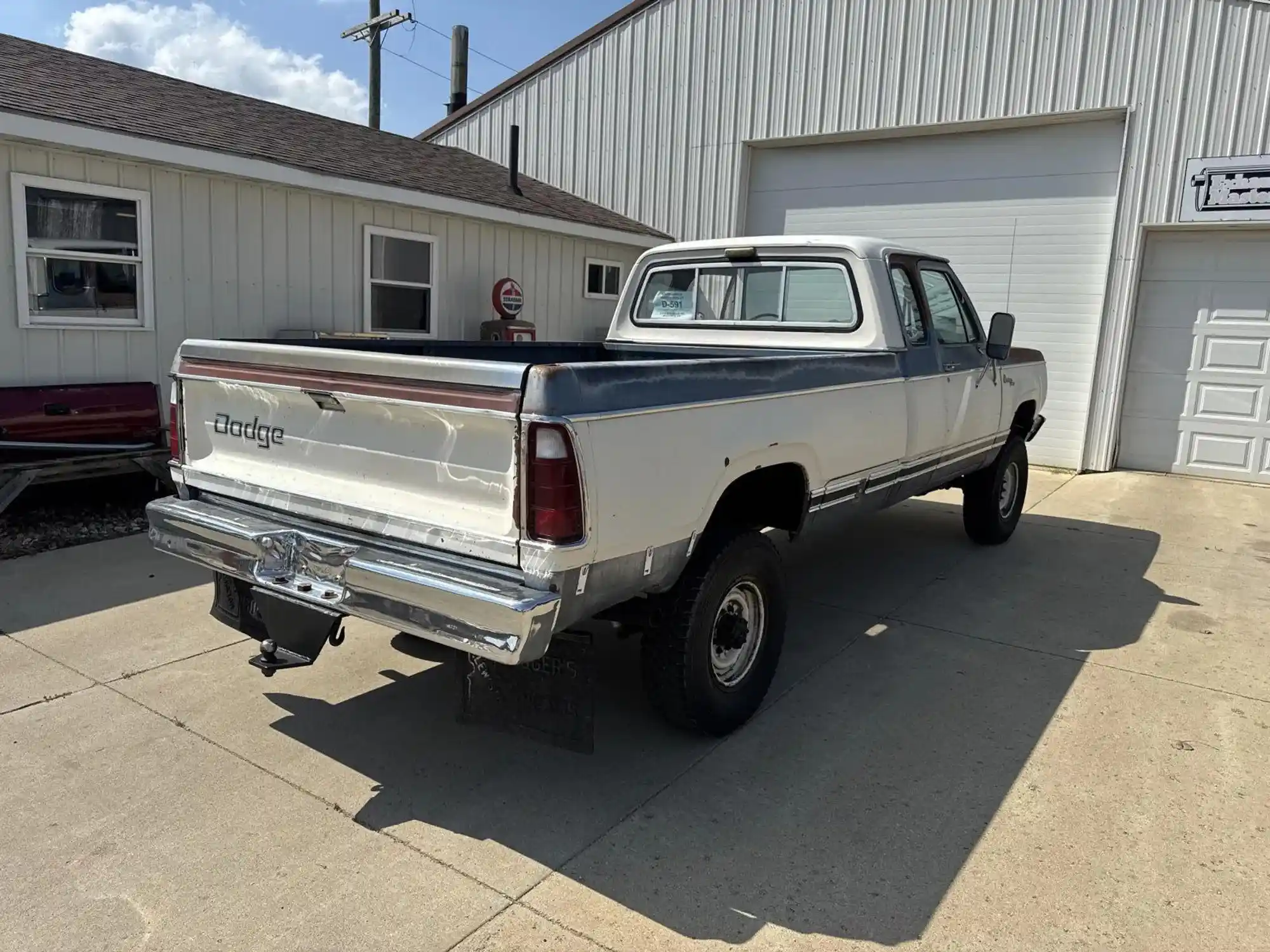 1977 Dodge W200 Adventurer
