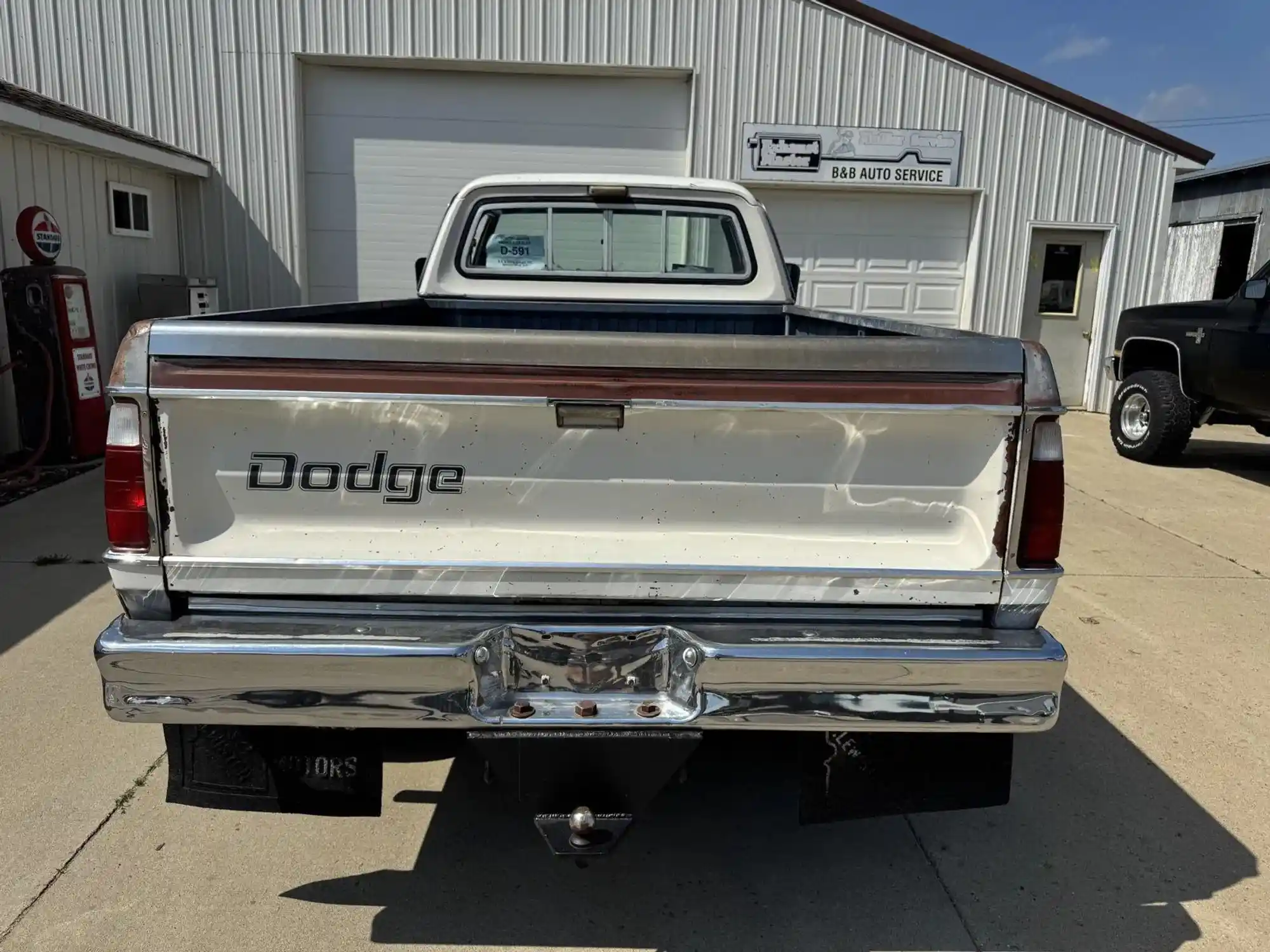 1977 Dodge W200 Adventurer