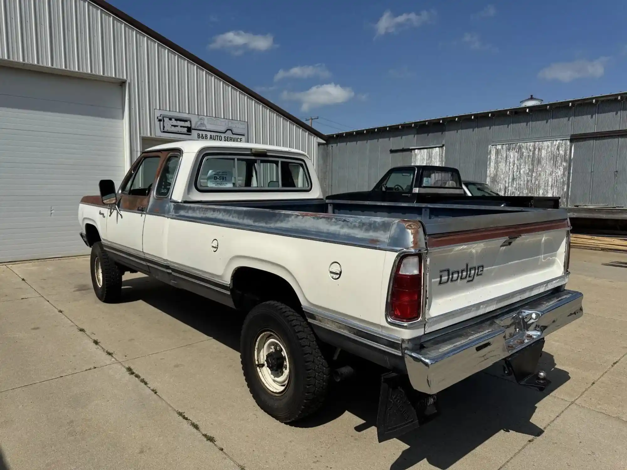 1977 Dodge W200 Adventurer