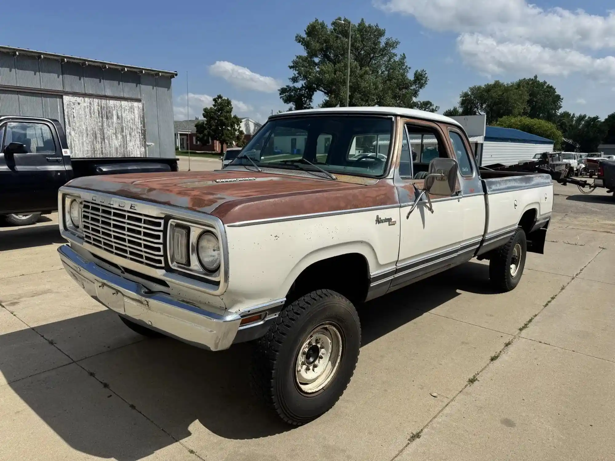 1977 Dodge W200 Adventurer