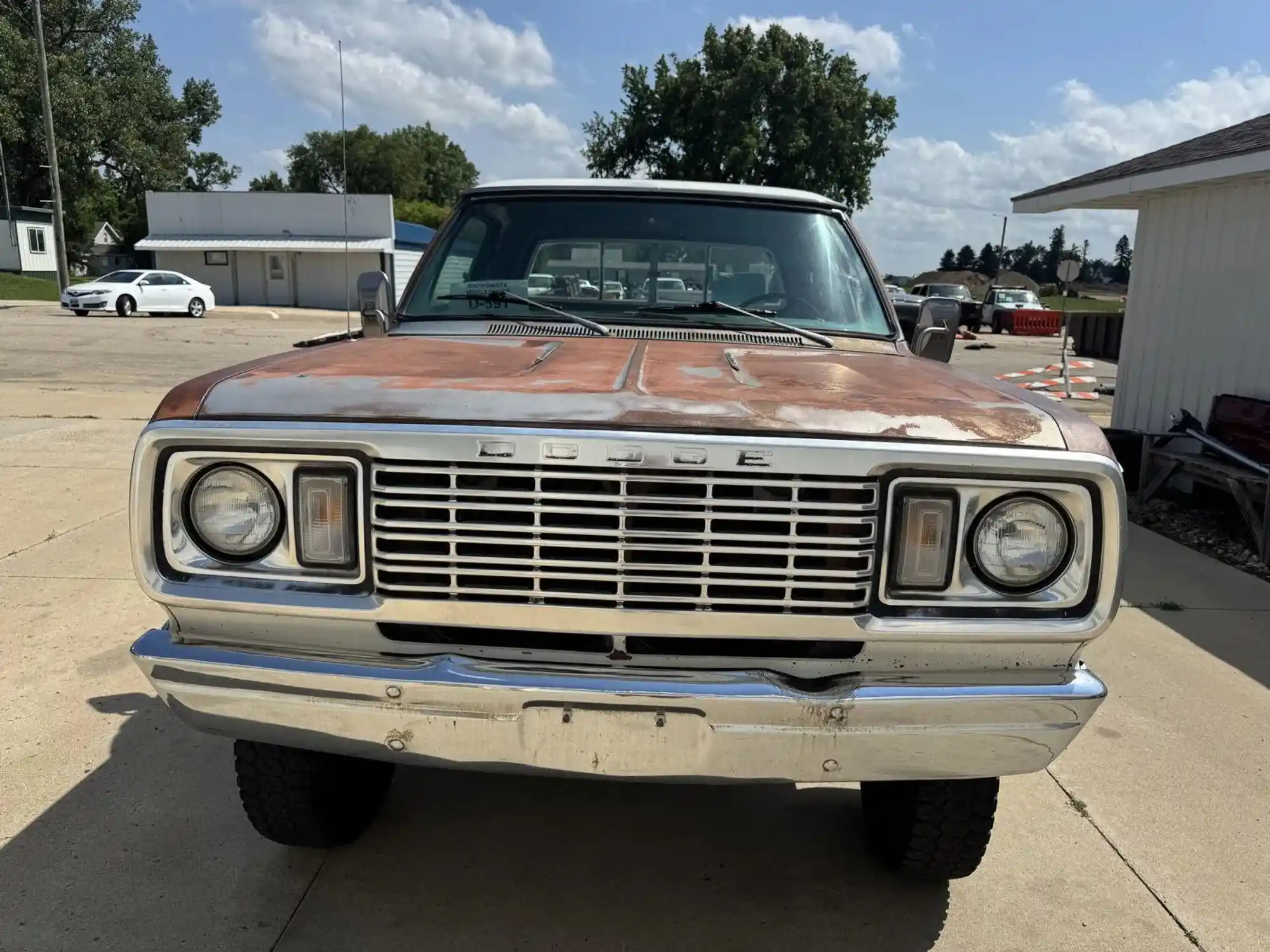 1977 Dodge W200 Adventurer