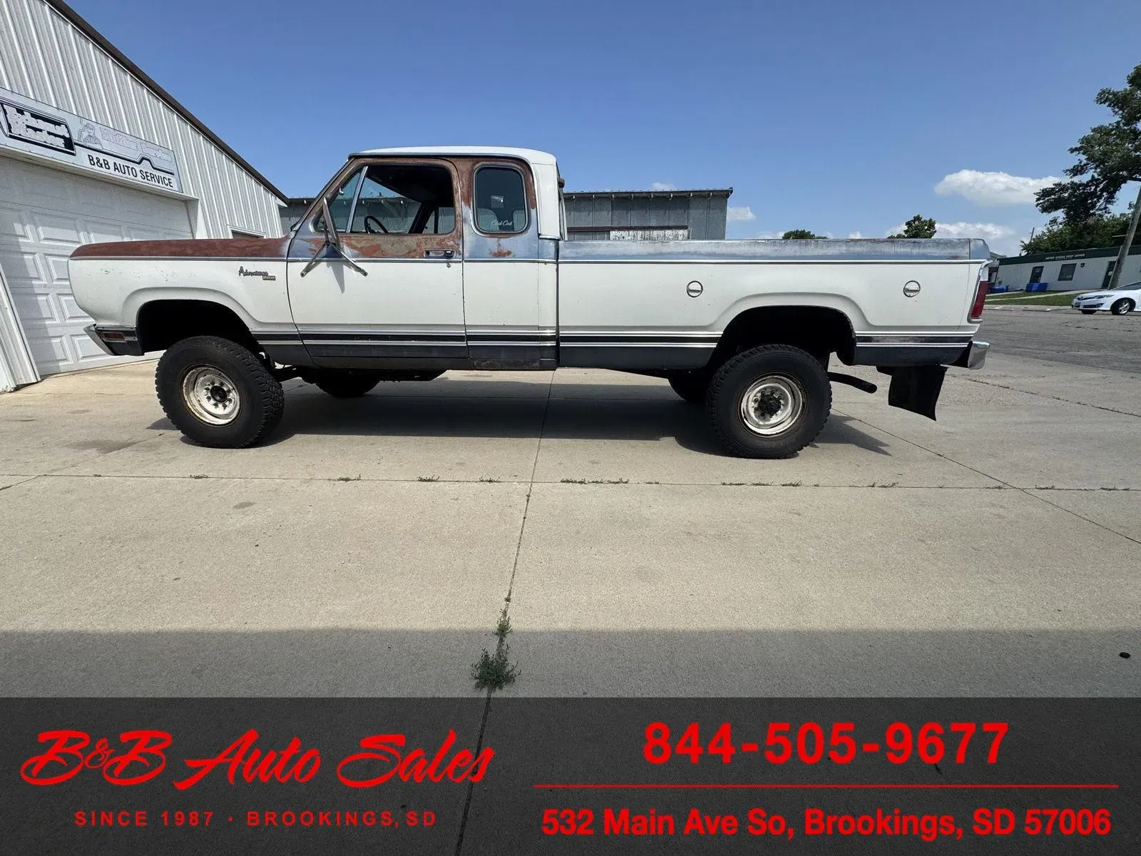 1977 Dodge W200 Adventurer