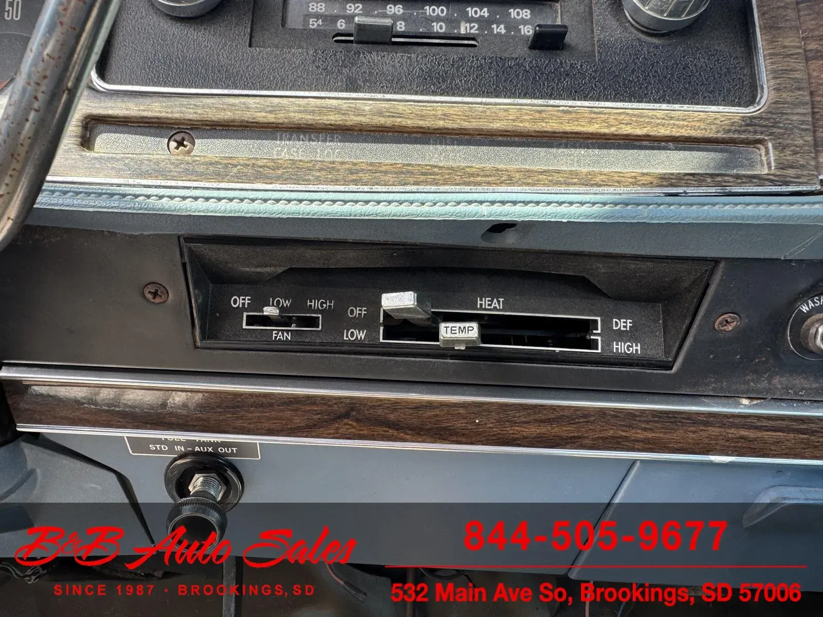 1977 Dodge W200 Adventurer