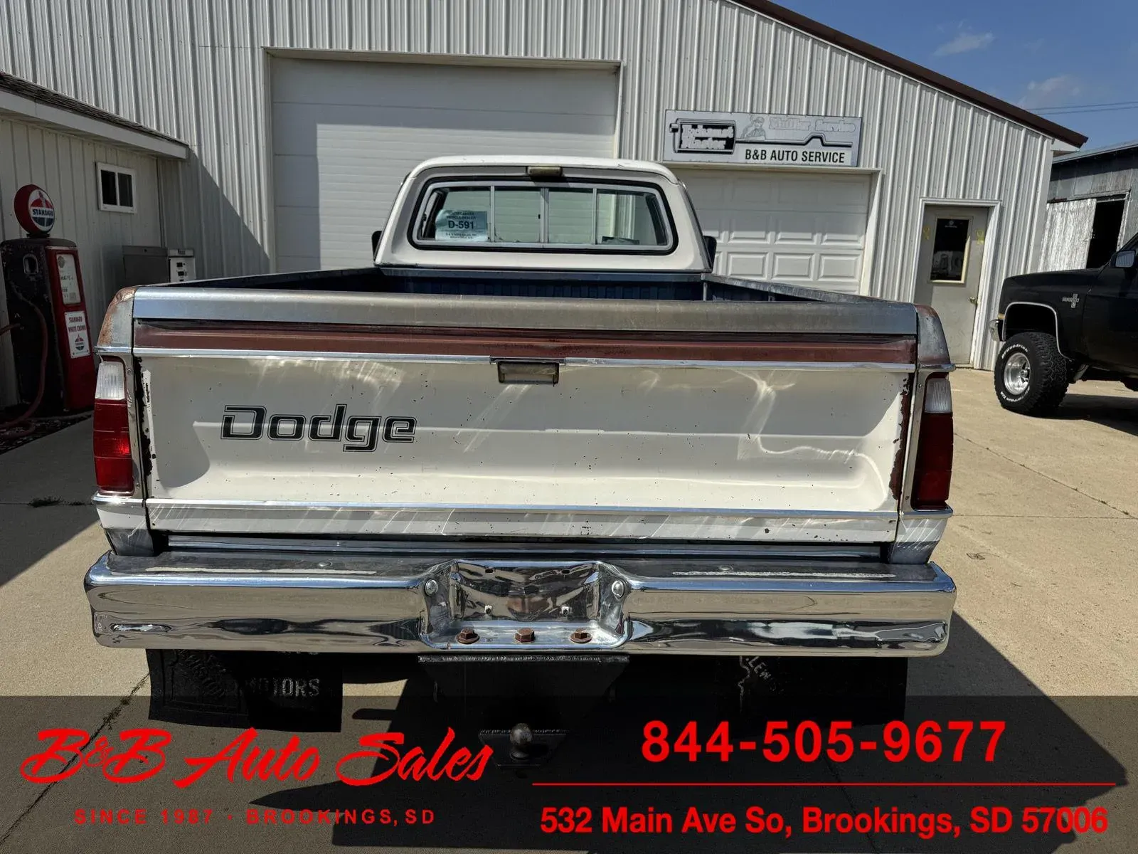 1977 Dodge W200 Adventurer