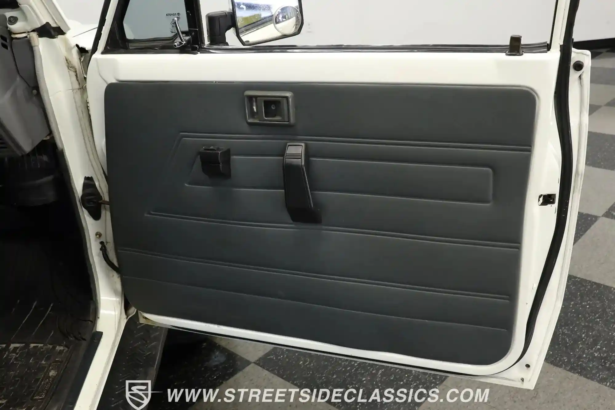 1987 Toyota Land Cruiser FJ73