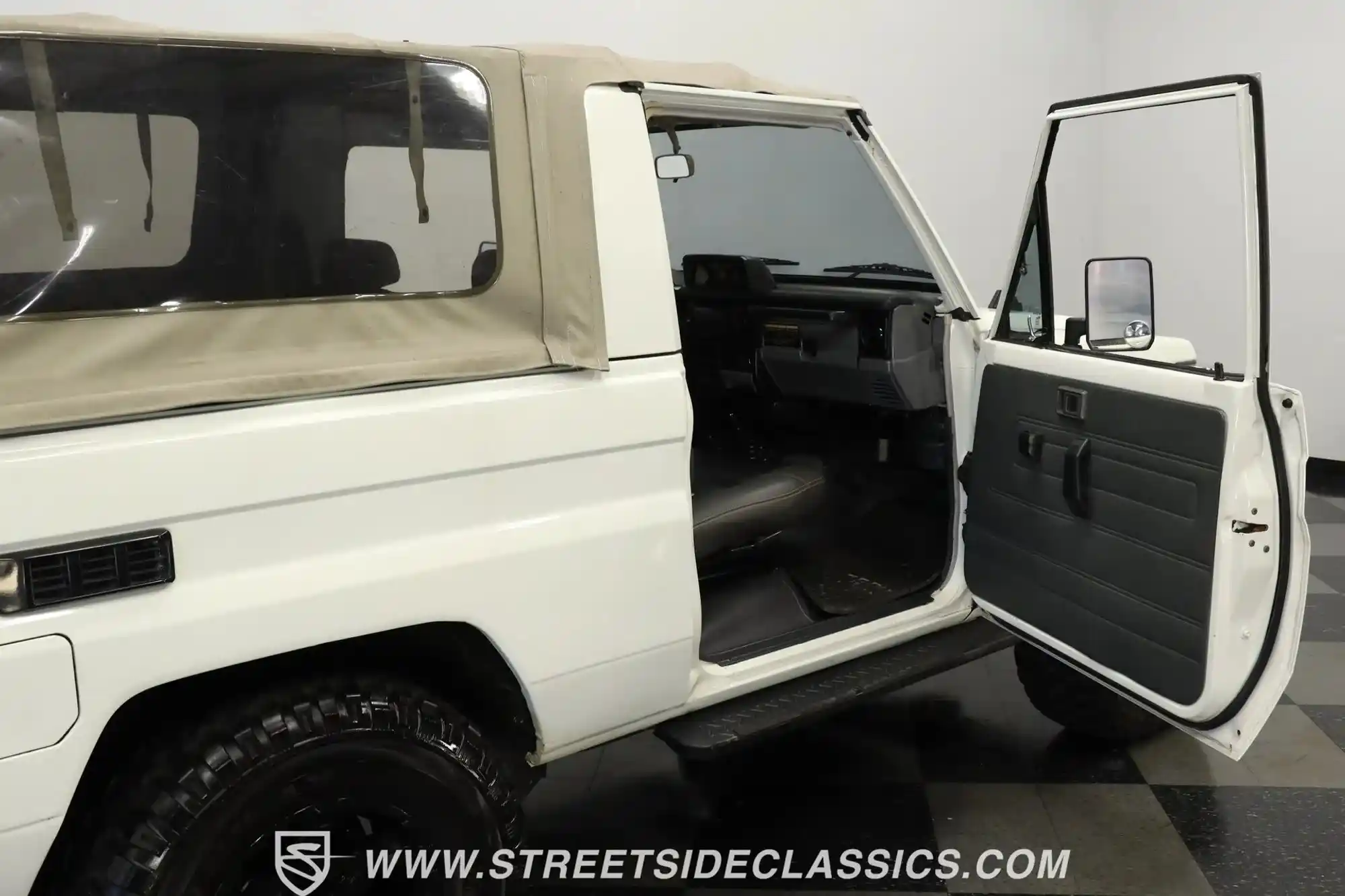 1987 Toyota Land Cruiser FJ73