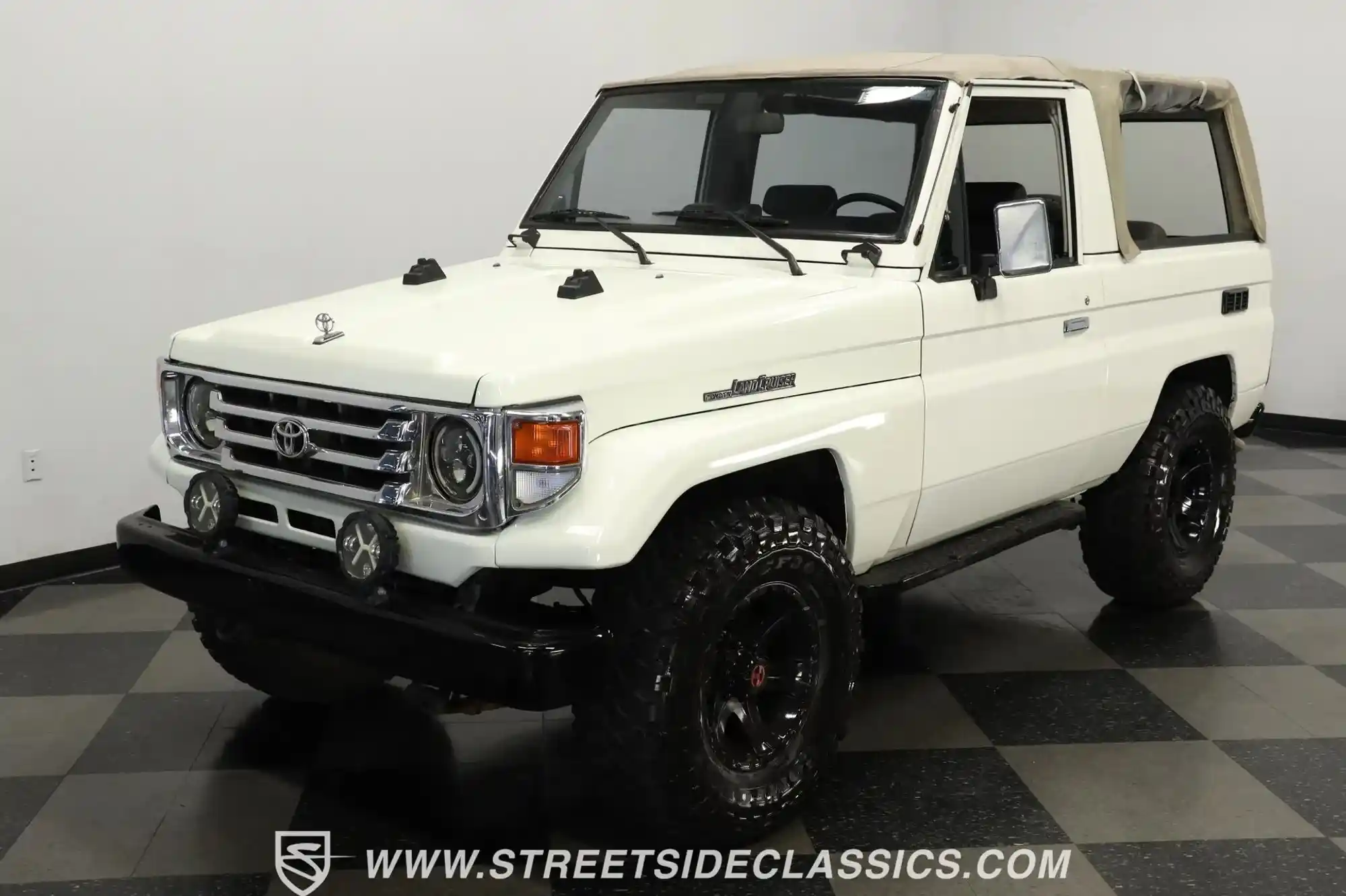  Toyota Land Cruiser