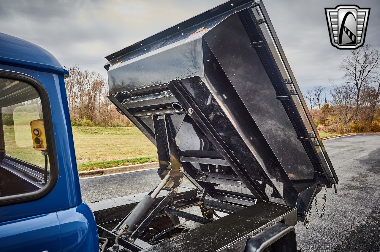 1961 Jeep FC-150 Dump Truck