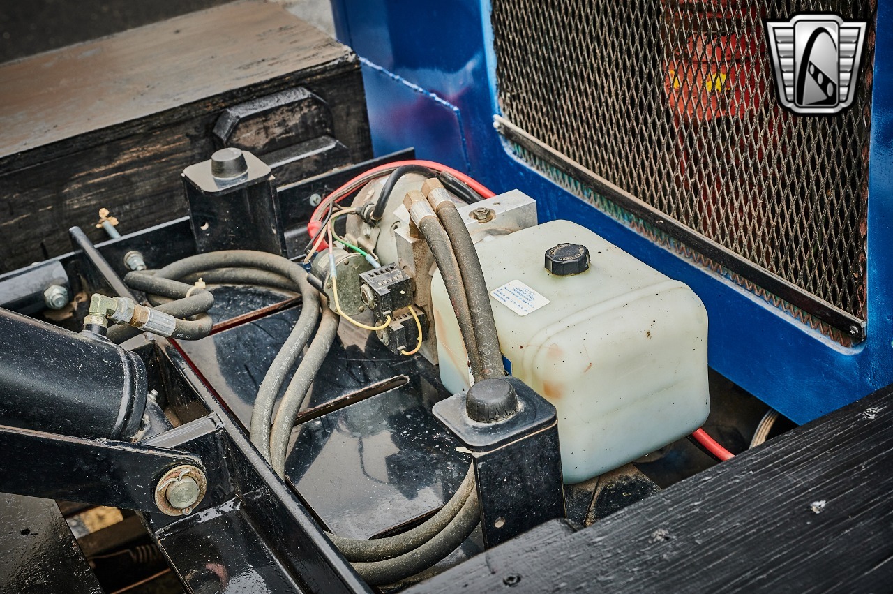 1961 Jeep FC-150 Dump Truck