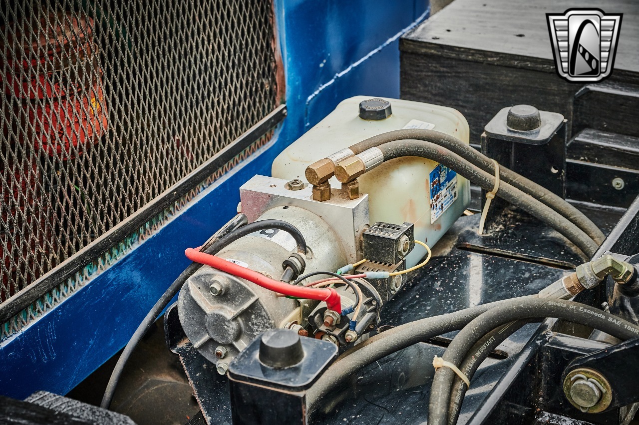 1961 Jeep FC-150 Dump Truck