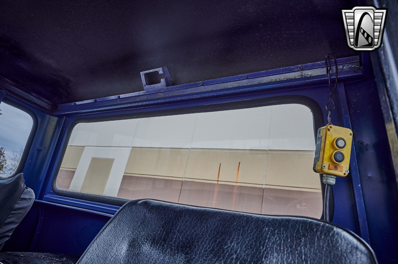 1961 Jeep FC-150 Dump Truck