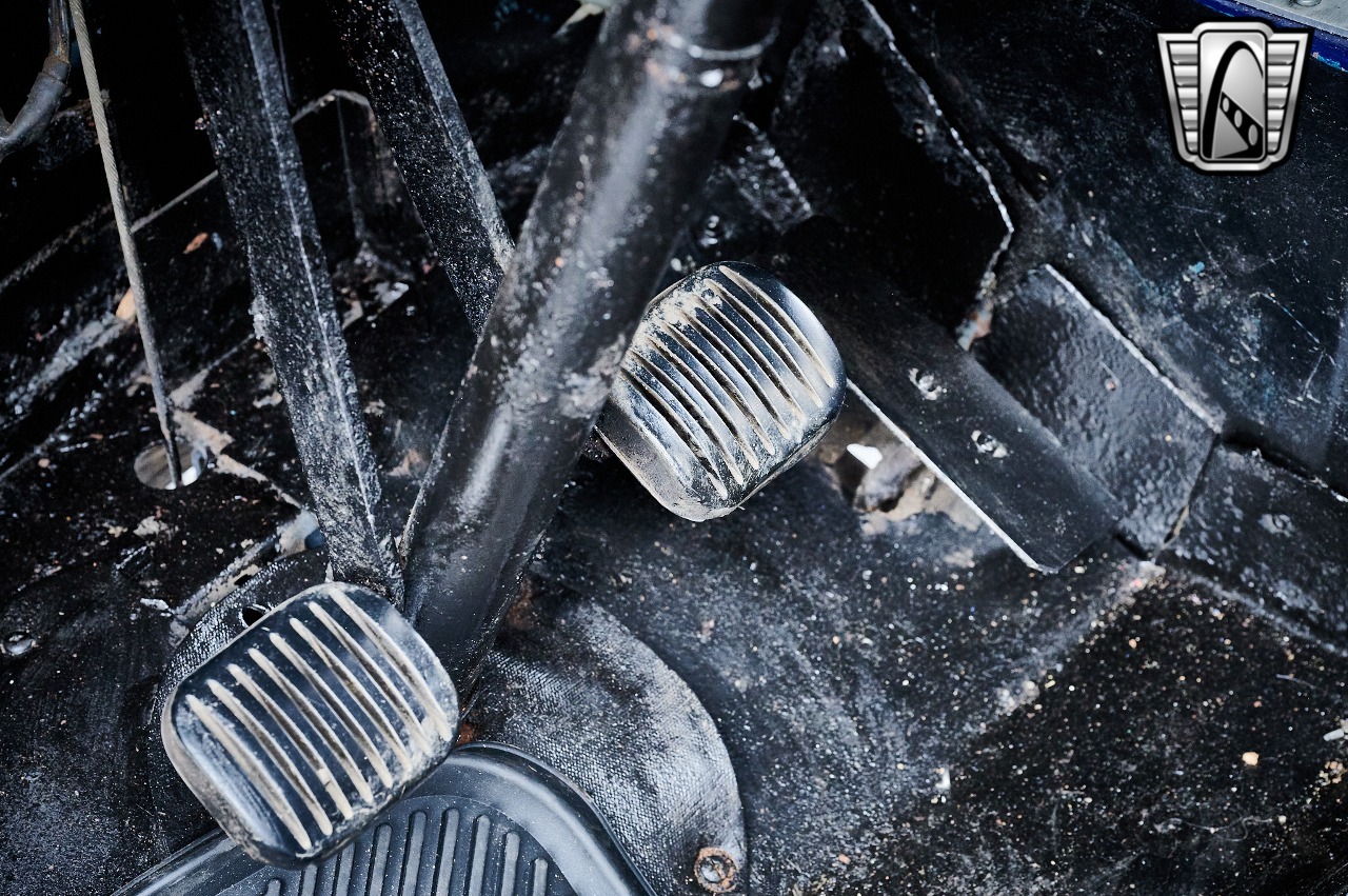 1961 Jeep FC-150 Dump Truck