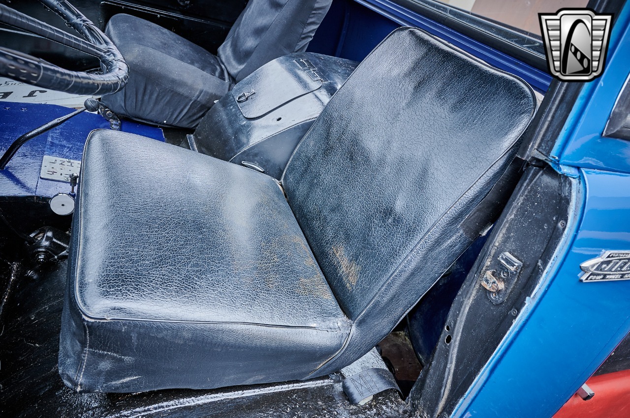 1961 Jeep FC-150 Dump Truck