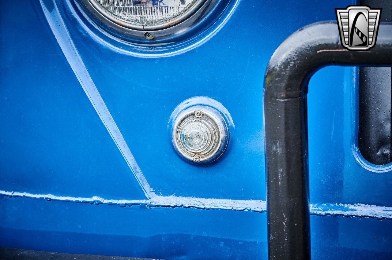 1961 Jeep FC-150 Dump Truck