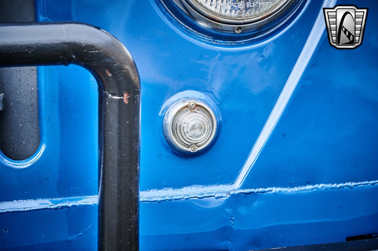 1961 Jeep FC-150 Dump Truck