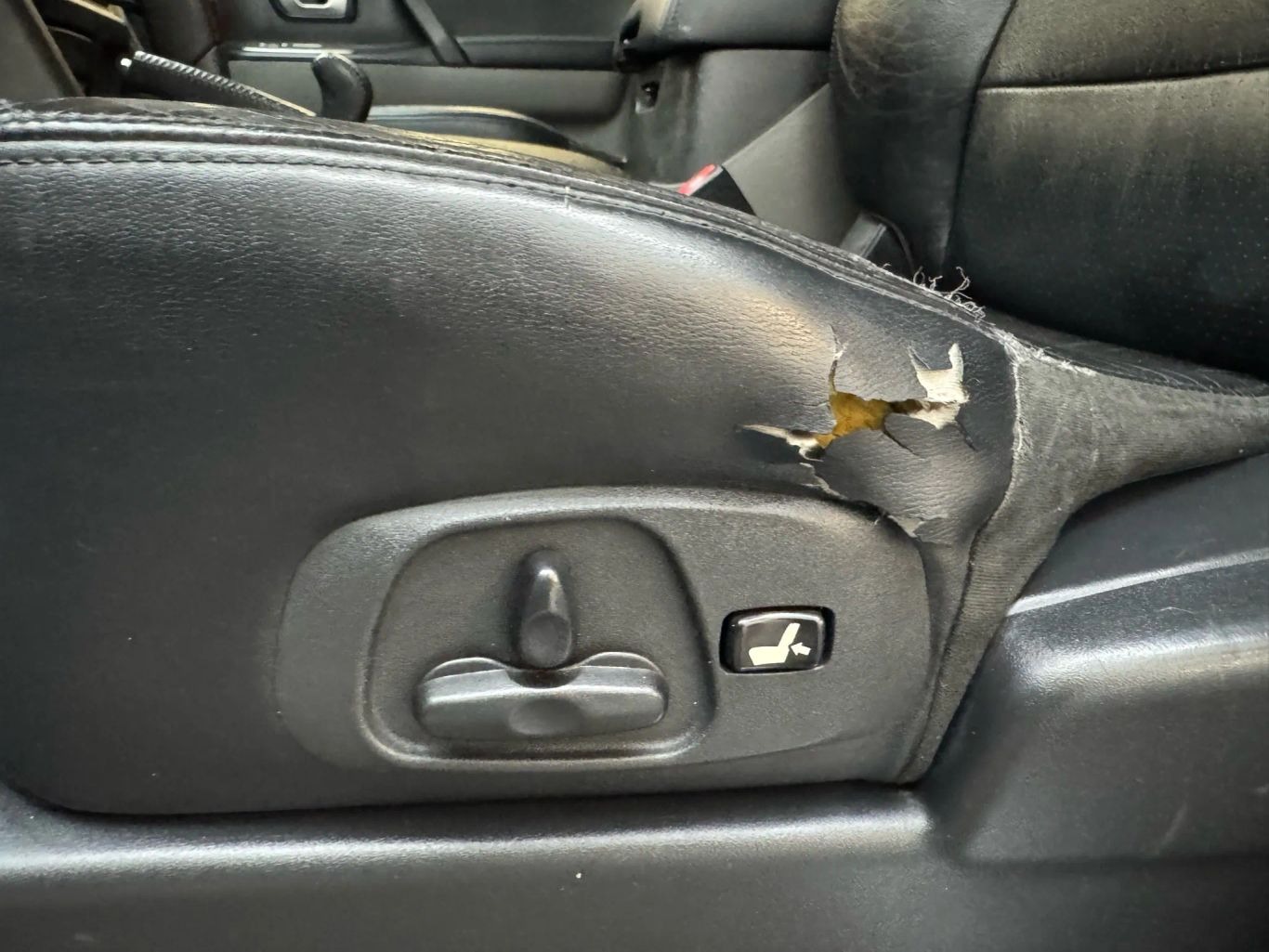 2005 Mitsubishi Montero Limited Sport