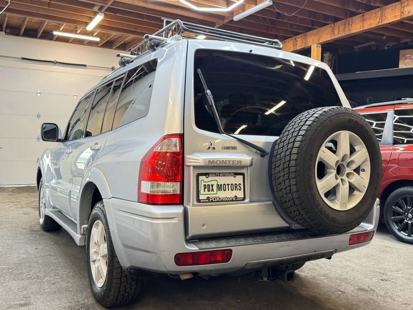 2005 Mitsubishi Montero Limited Sport - 3