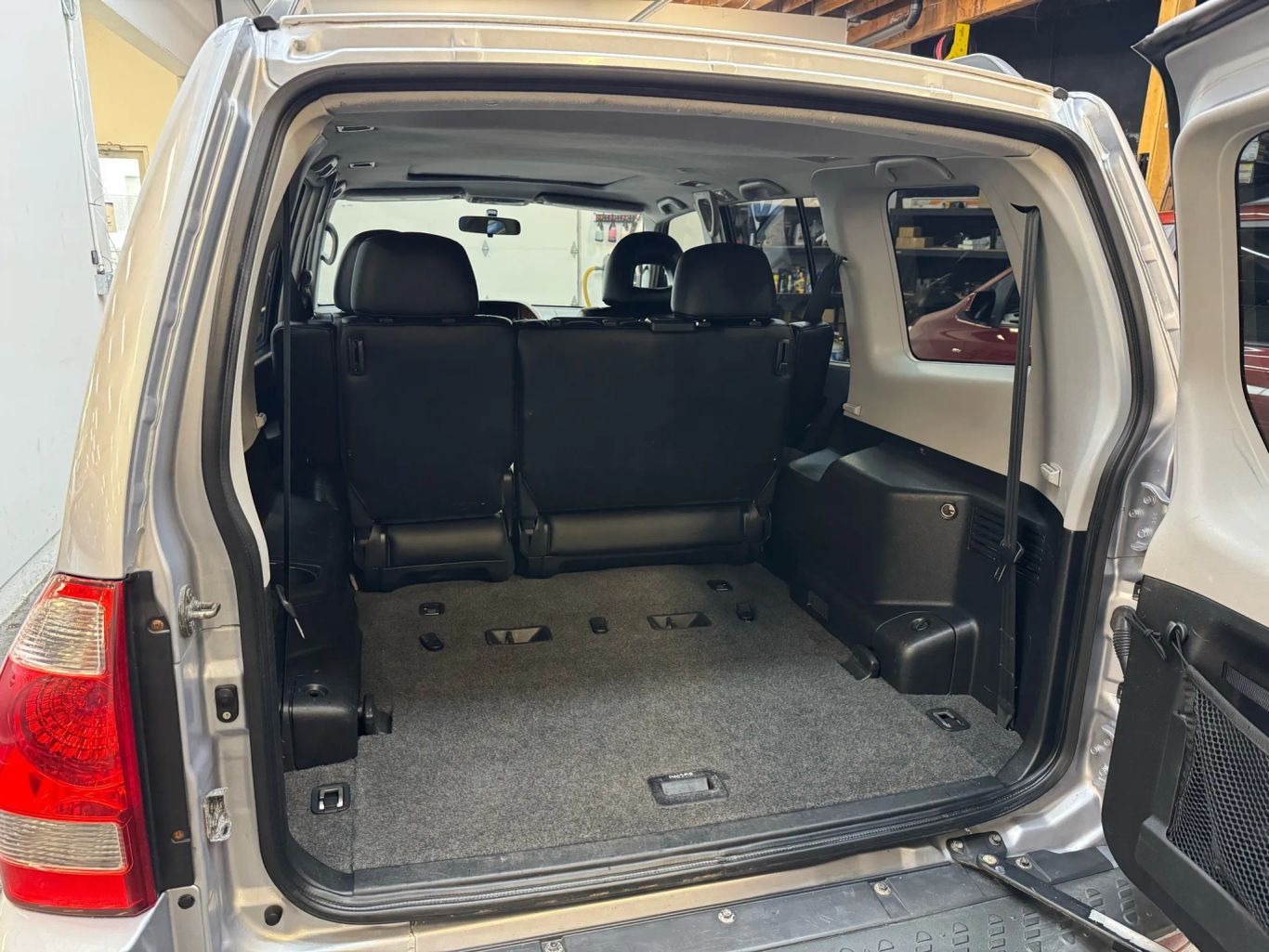 2005 Mitsubishi Montero Limited Sport