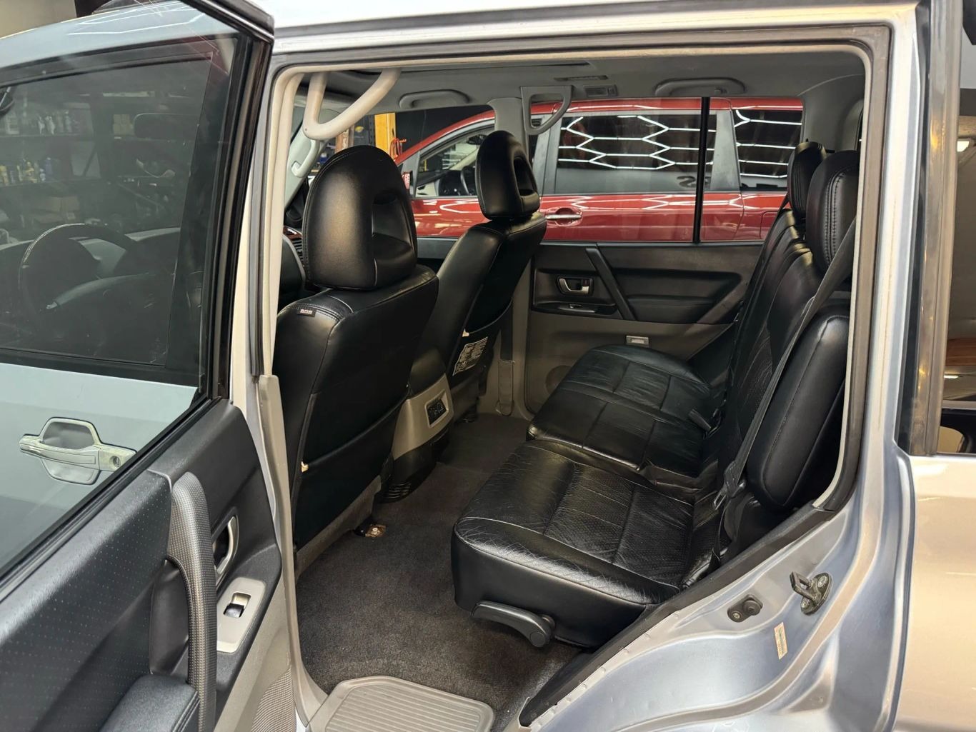 2005 Mitsubishi Montero Limited Sport