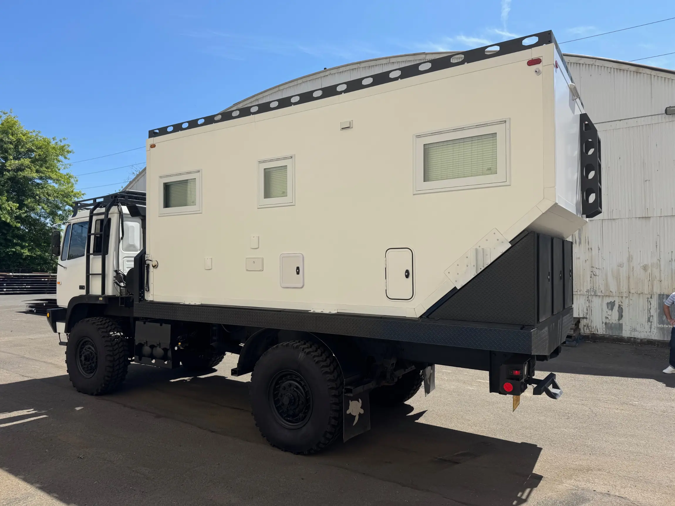 1995 Stewart & Stevenson M1078 Expedition Build - 5