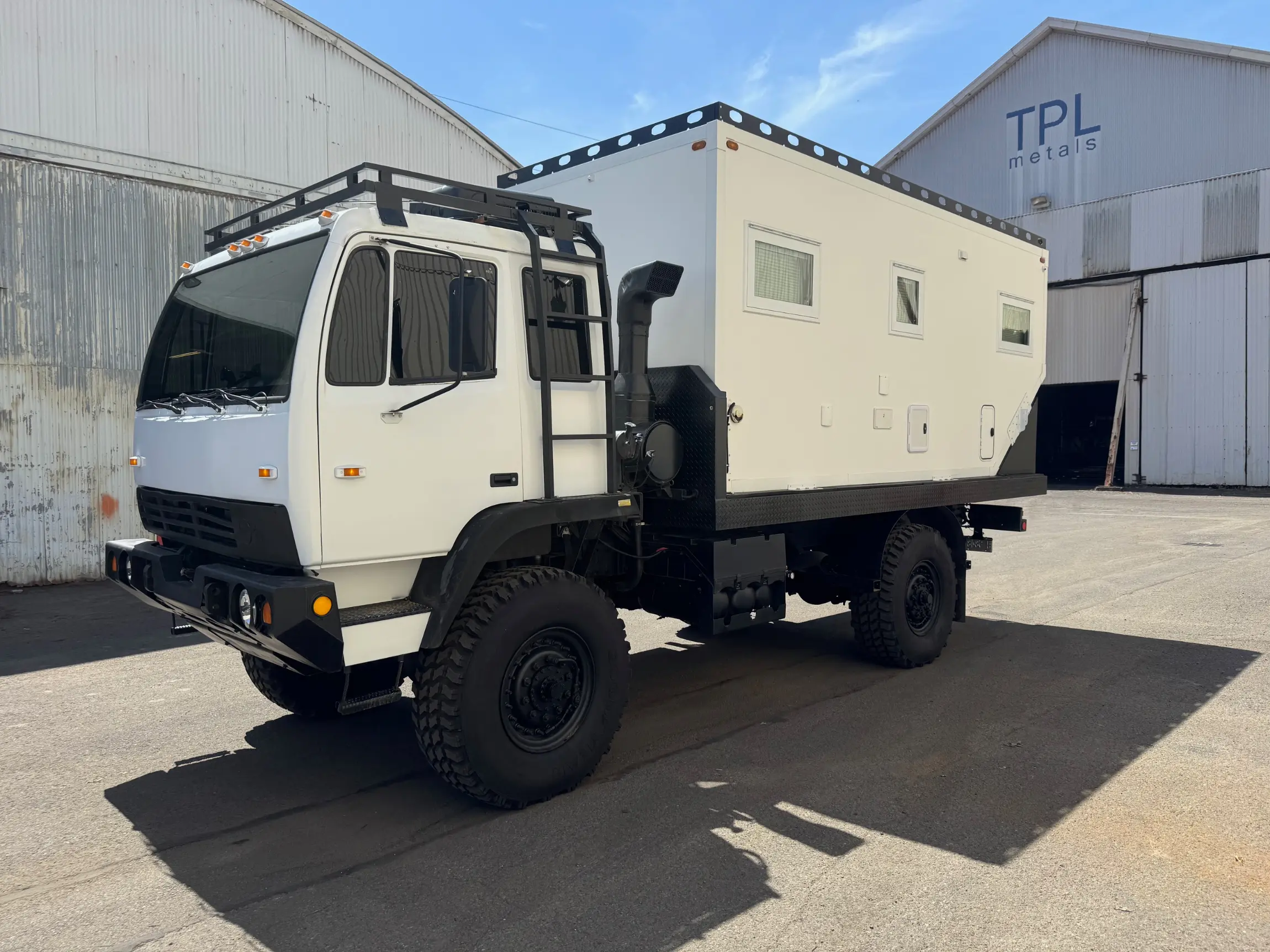 1995 Stewart & Stevenson M1078 Expedition Build