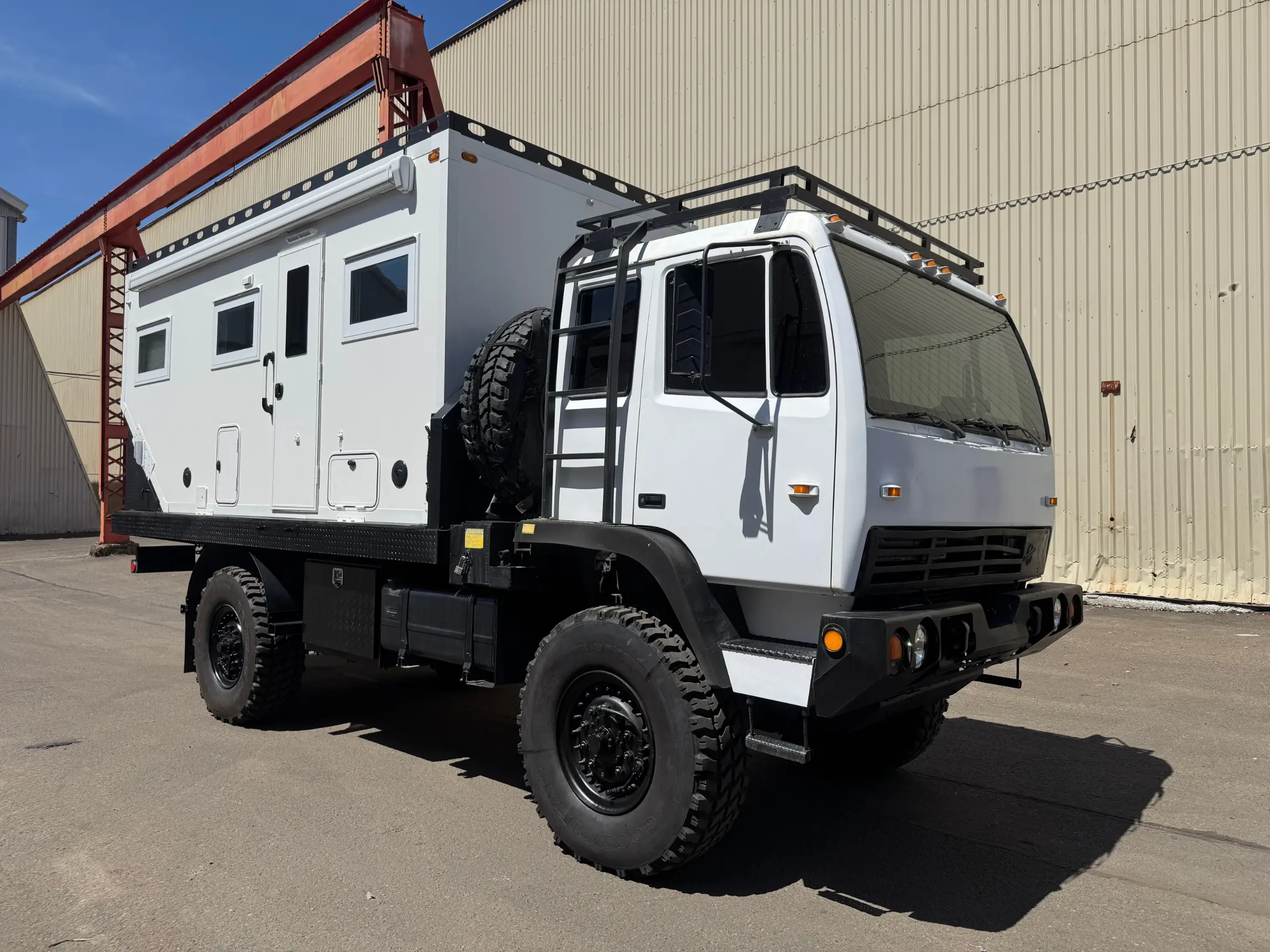 1995 Stewart & Stevenson M1078 Expedition Build