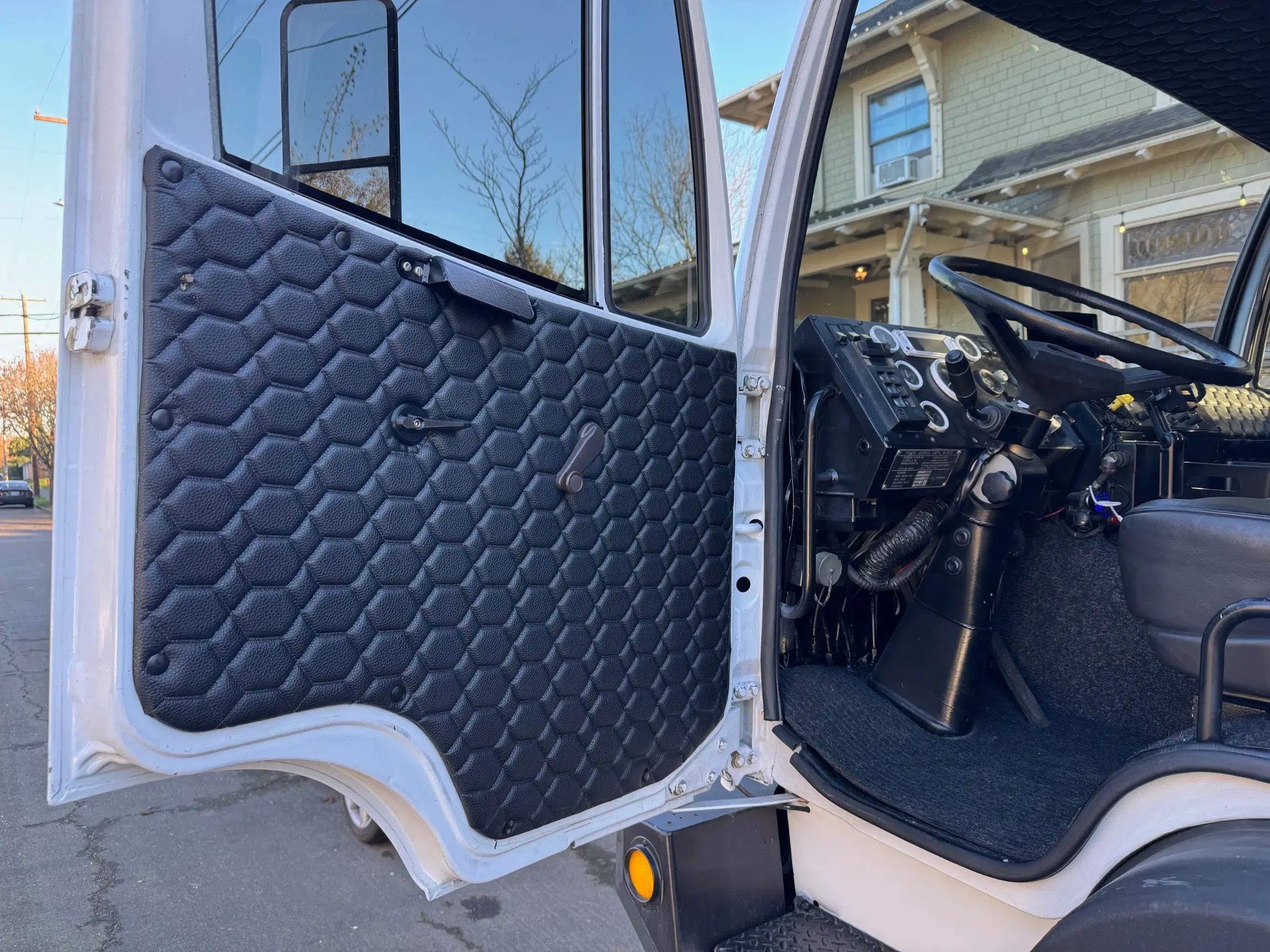 1995 Stewart & Stevenson M1078 Expedition Build