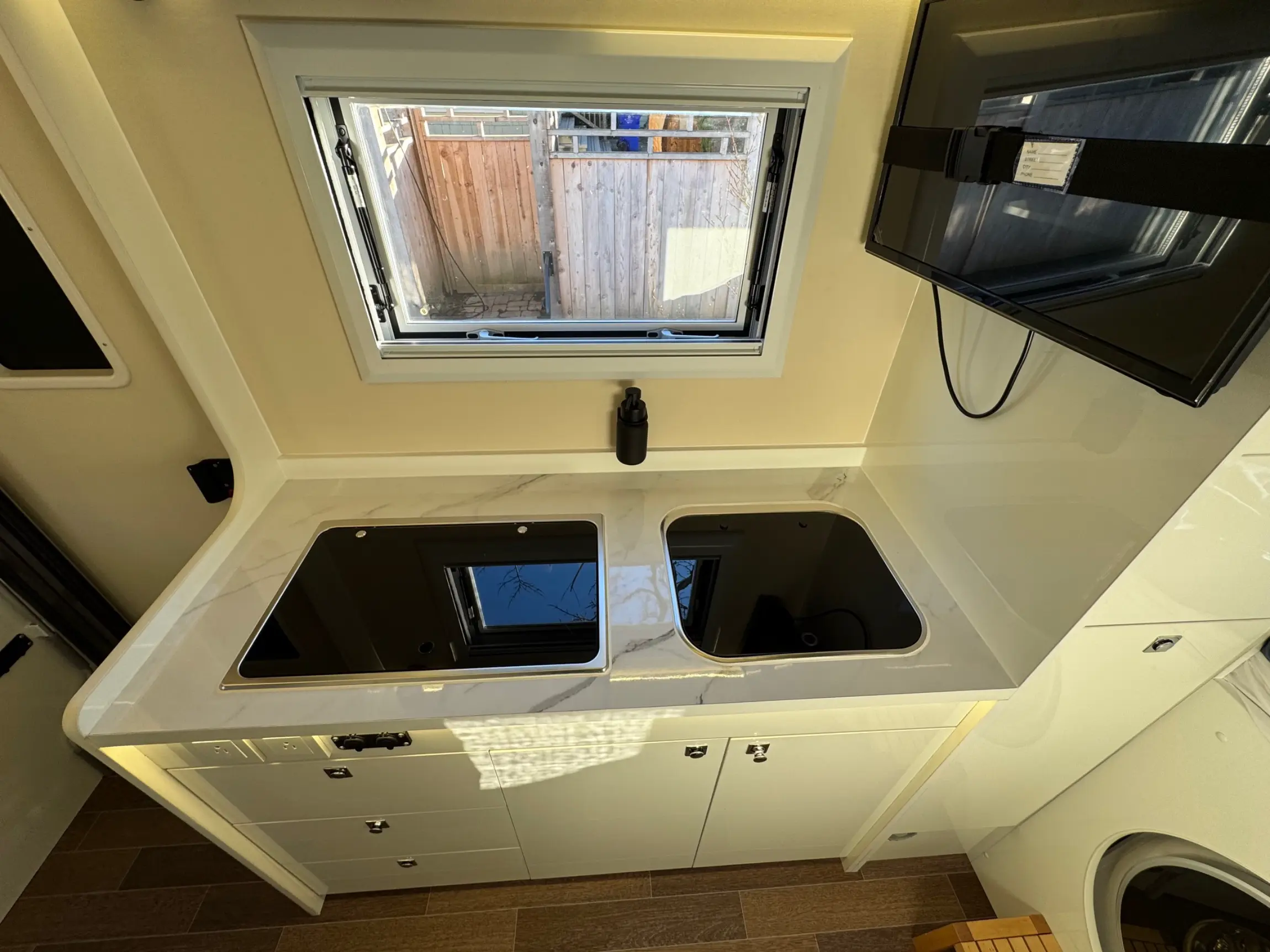 1995 Stewart & Stevenson M1078 Expedition Build