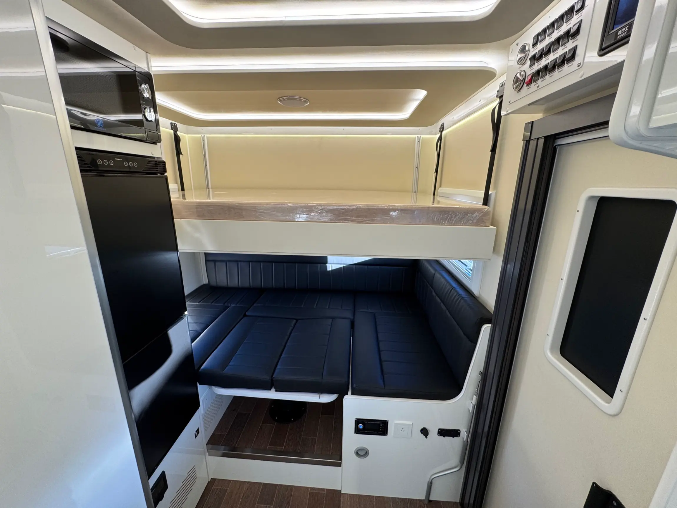 1995 Stewart & Stevenson M1078 Expedition Build