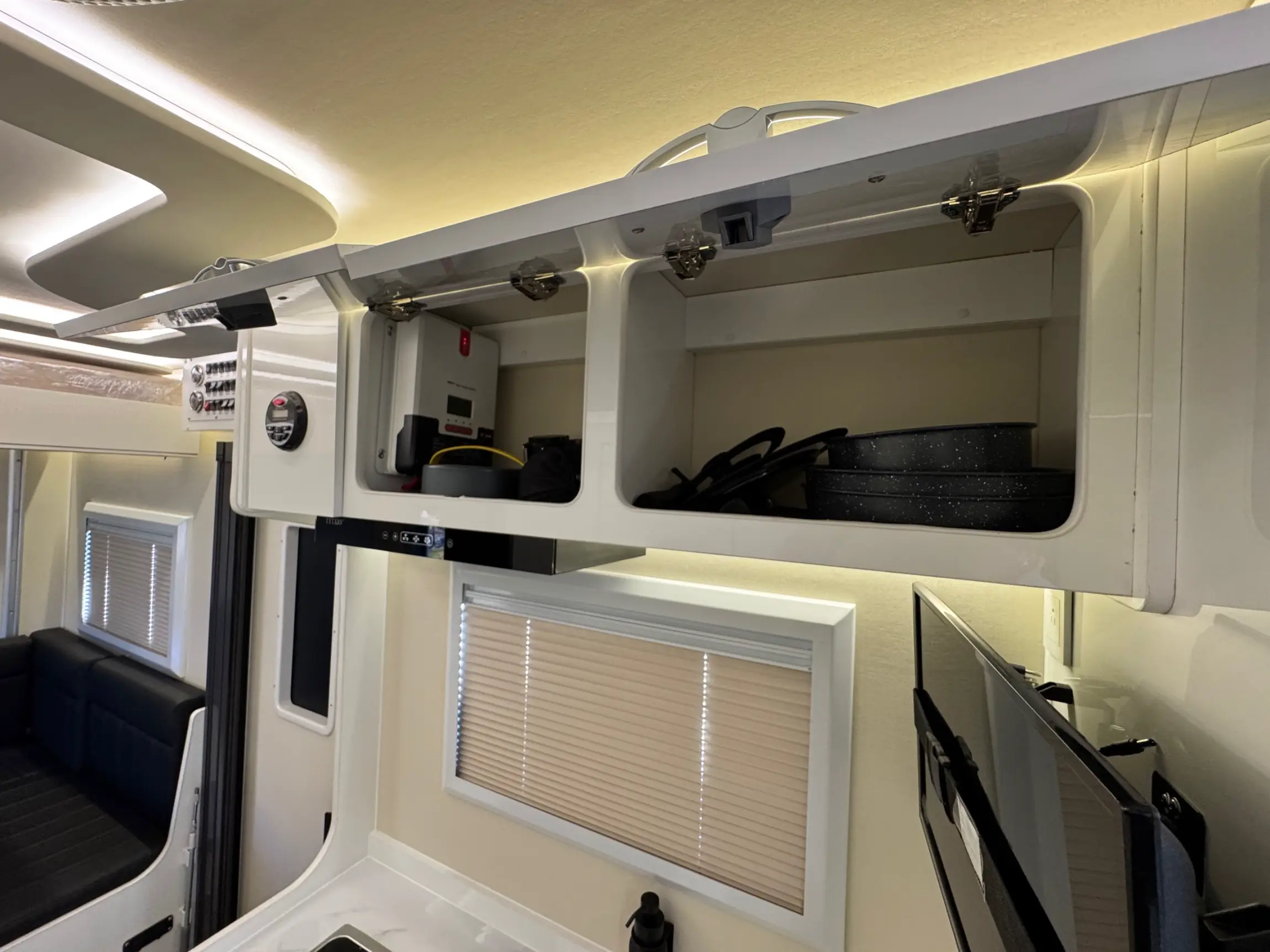 1995 Stewart & Stevenson M1078 Expedition Build