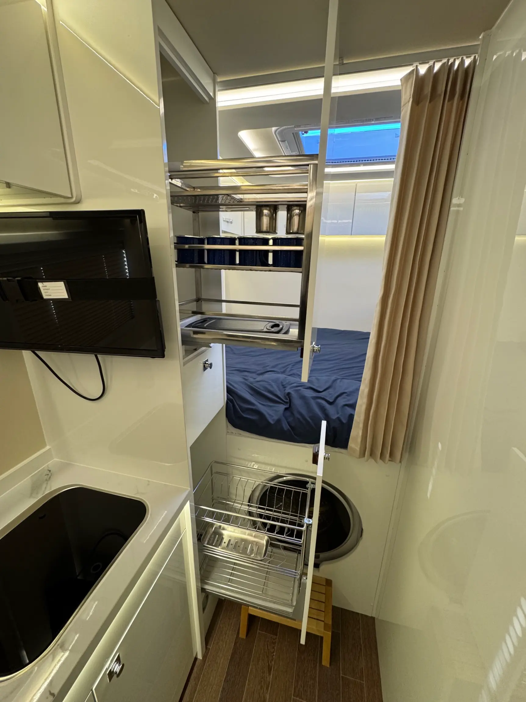 1995 Stewart & Stevenson M1078 Expedition Build