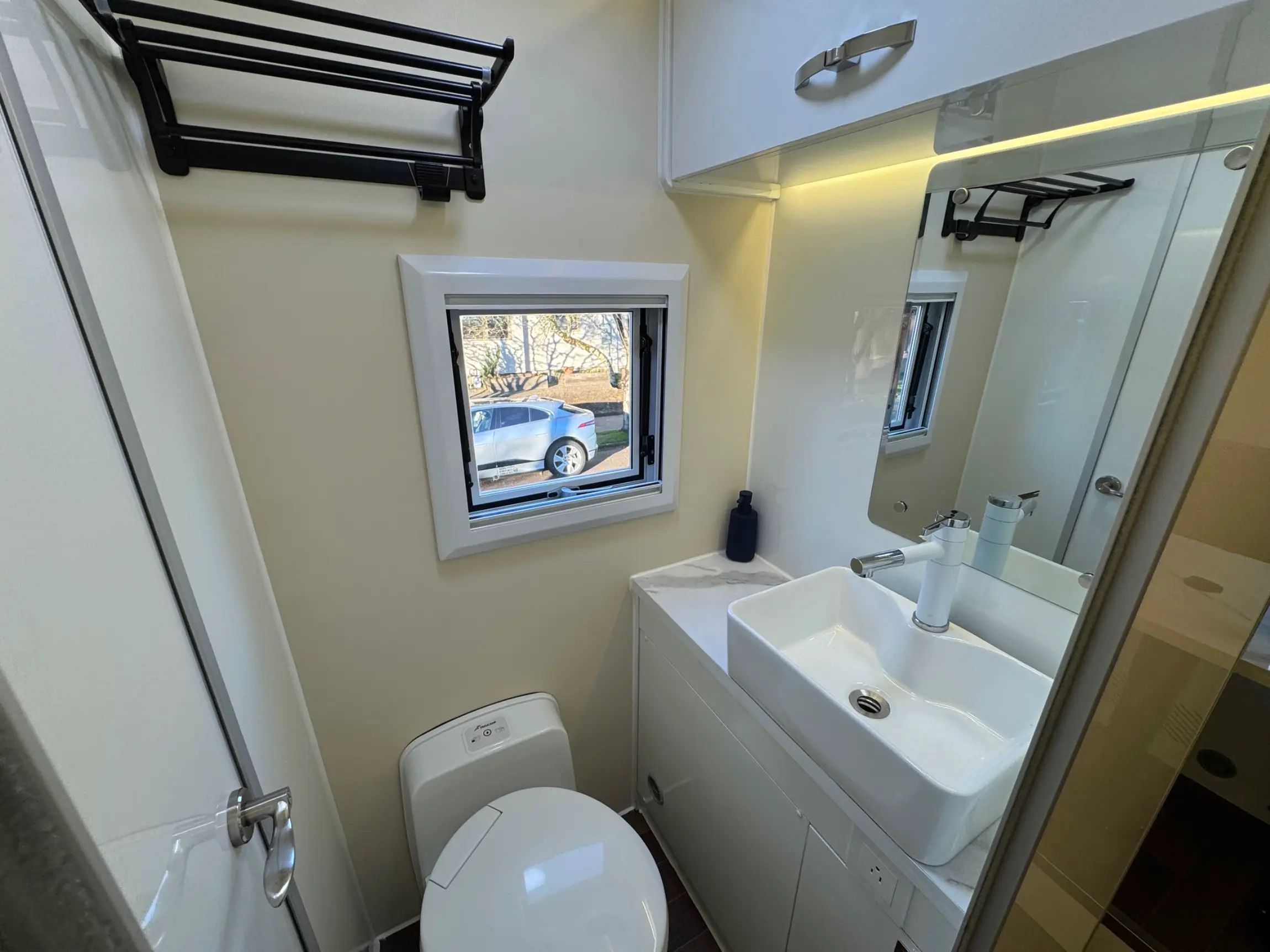 1995 Stewart & Stevenson M1078 Expedition Build