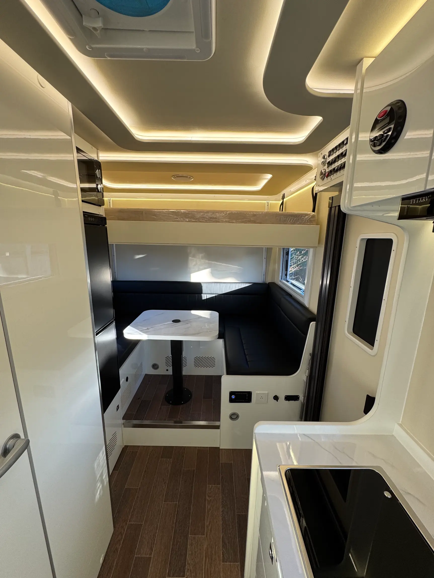 1995 Stewart & Stevenson M1078 Expedition Build