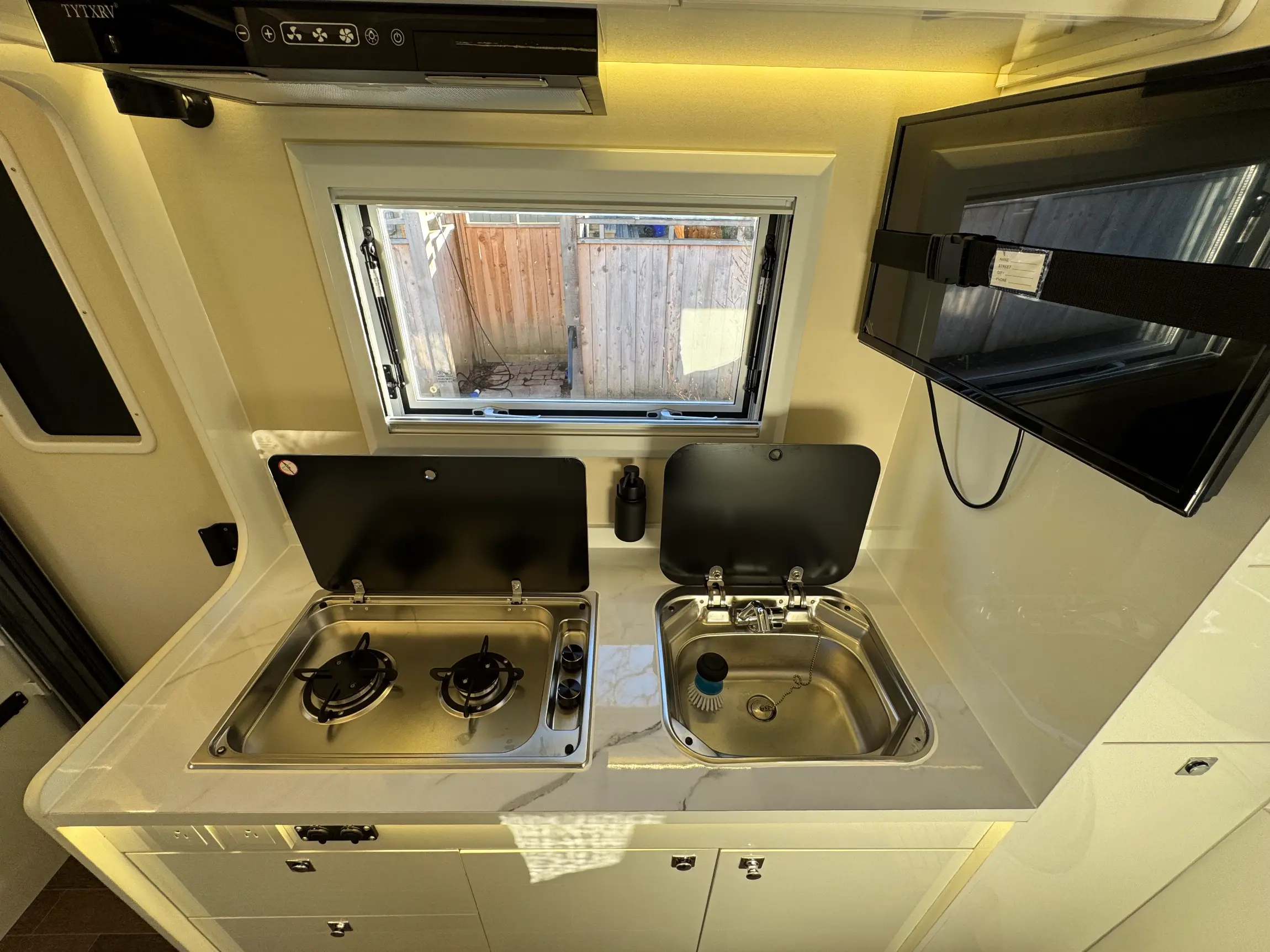 1995 Stewart & Stevenson M1078 Expedition Build