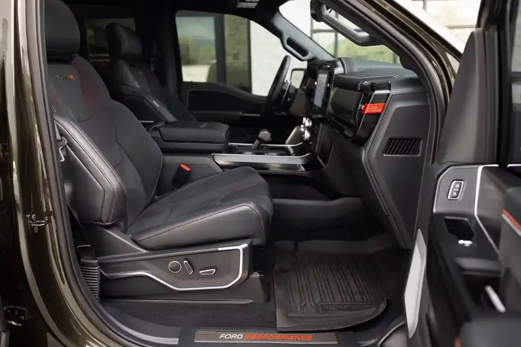 2025 Ford F-150 Raptor R