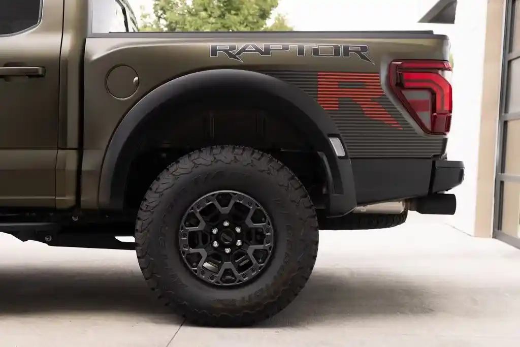 2025 Ford F-150 Raptor R