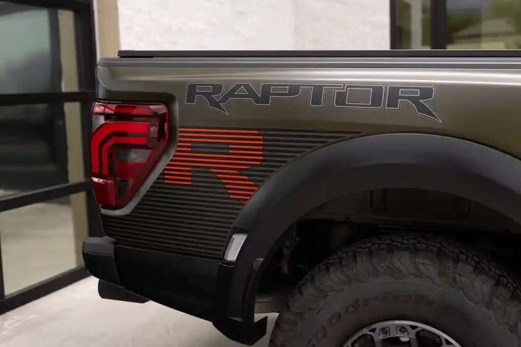 2025 Ford F-150 Raptor R