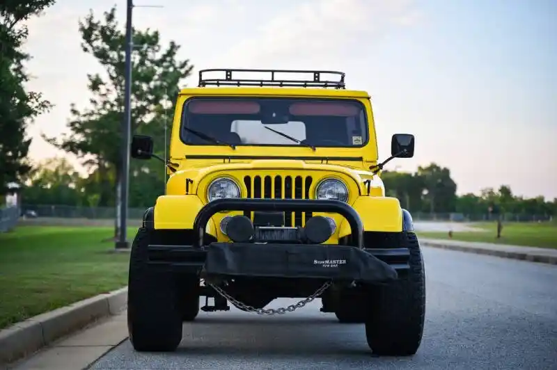 1984 Jeep CJ-8 Scrambler - 3
