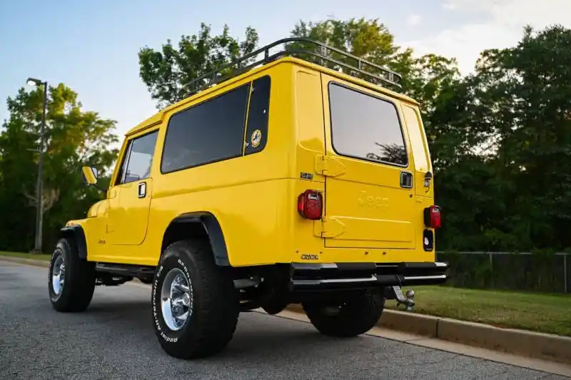 1984 Jeep CJ-8 Scrambler - 4