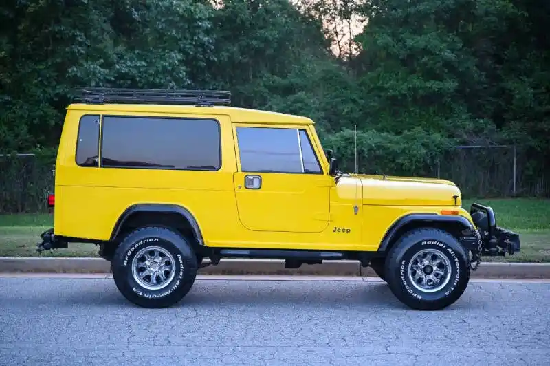 1984 Jeep CJ-8 Scrambler - 2