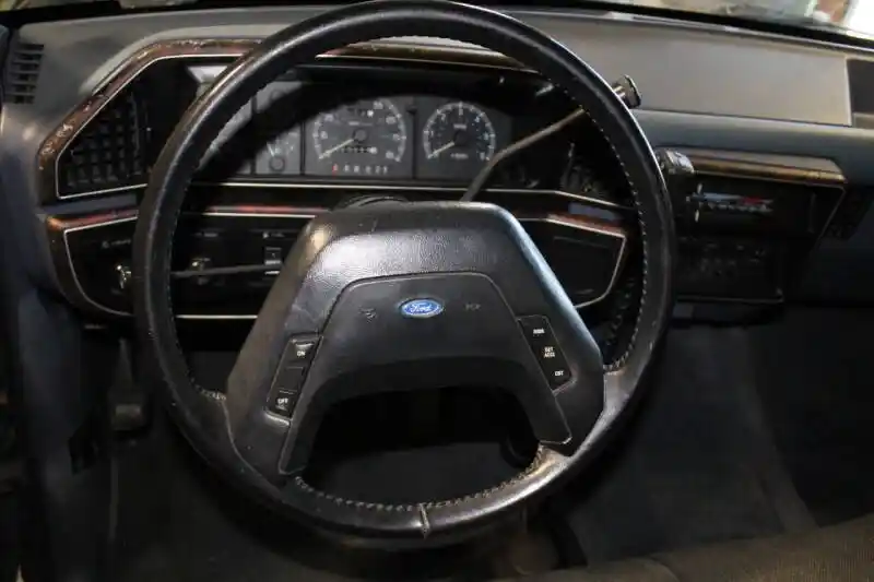 1990 Ford F-150 XLT Lariat