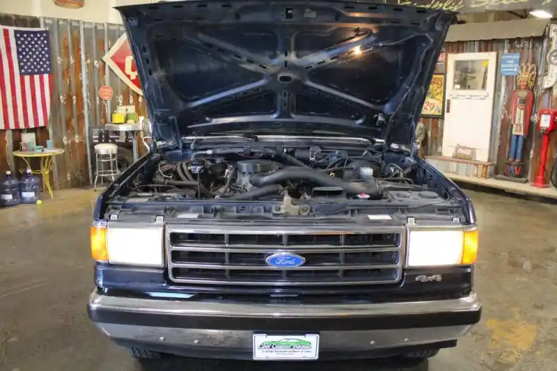 1990 Ford F-150 XLT Lariat