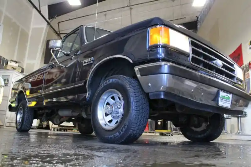 1990 Ford F-150 XLT Lariat