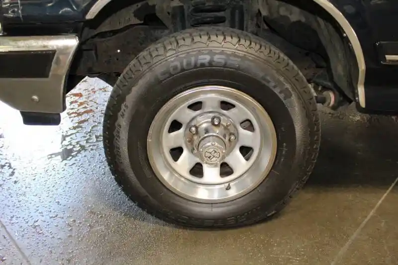 1990 Ford F-150 XLT Lariat - 4