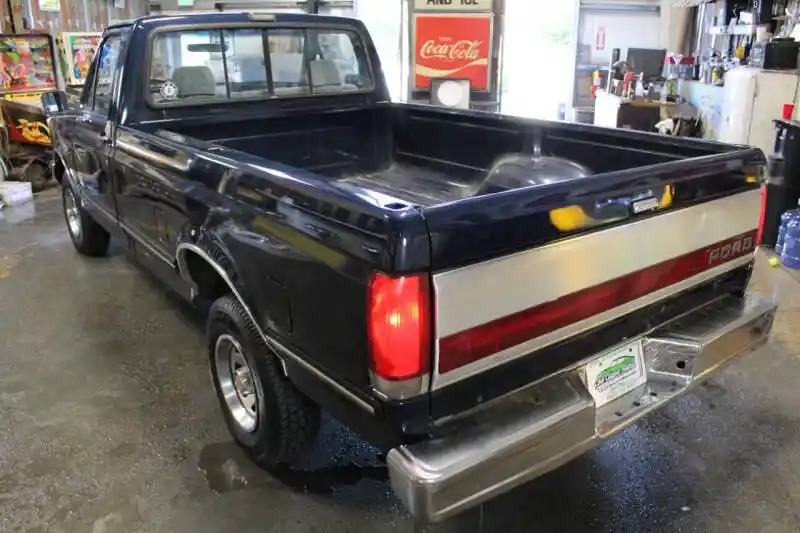 1990 Ford F-150 XLT Lariat