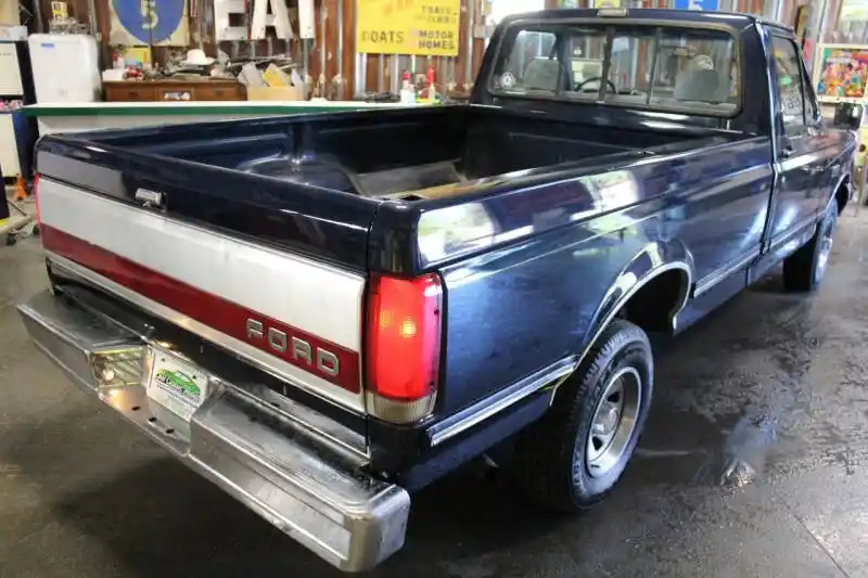 1990 Ford F-150 XLT Lariat