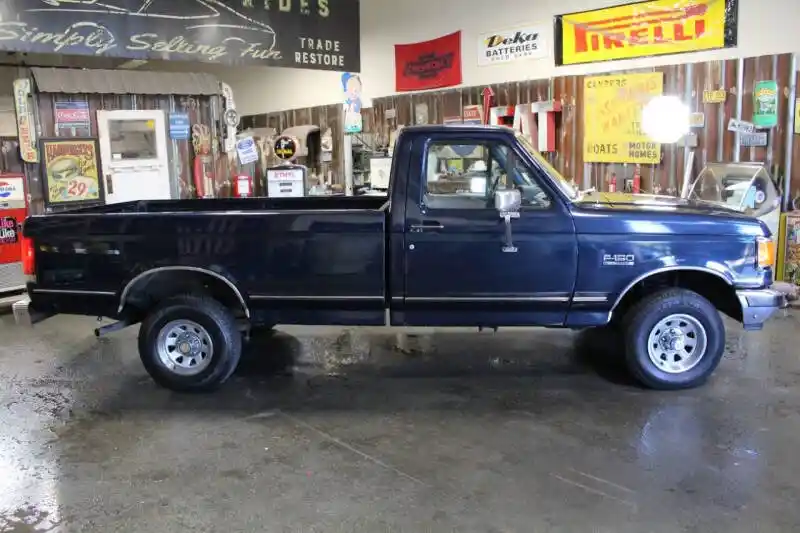 1990 Ford F-150 XLT Lariat